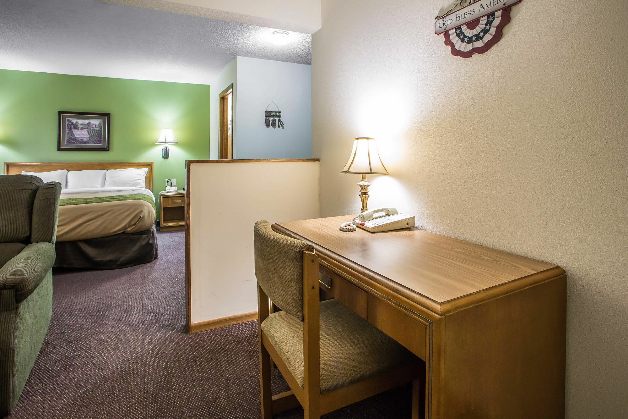 Econo Lodge Inn & Suites Дабек Экстерьер фото
